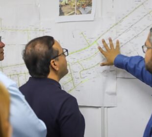 Rodrigo Neves vai à Região Oceânica de Niterói acompanhar obras de perto