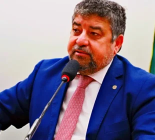 Washington Quaquá (PT) pede à Câmara de Vereadores licença para se afastar da prefeitura municipal.