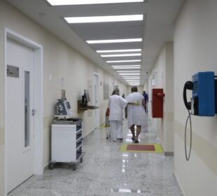 O ambulatório do terceiro andar e a enfermaria do 10º foram totalmente reformados e modernizados - Beth Santos/Prefeitura do Rio